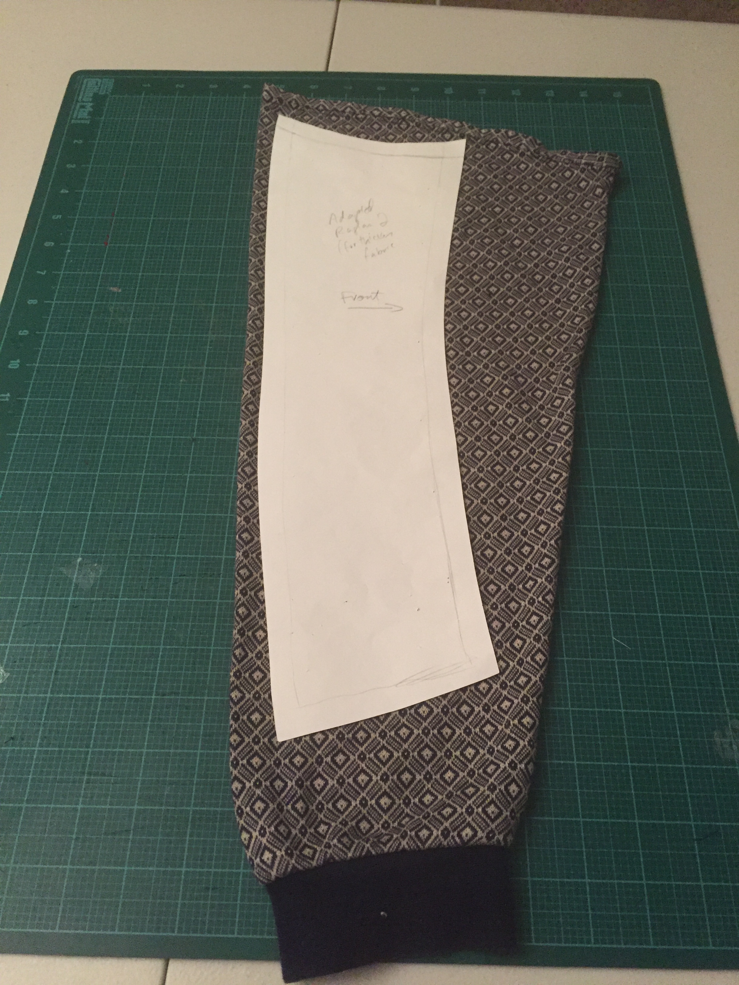 Side panel placement on sleeve fabric